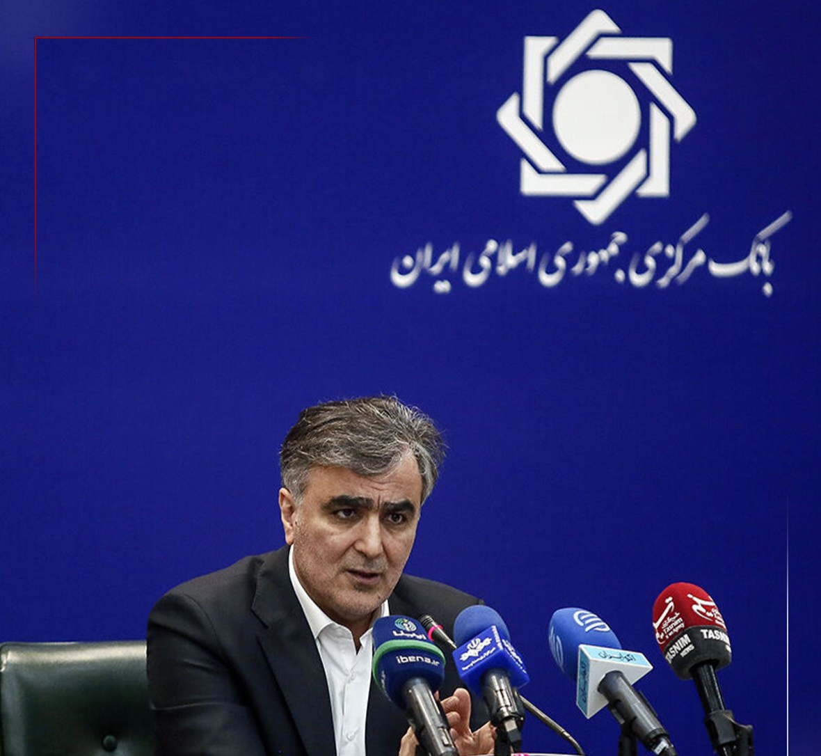 فرزین: ذخایر ارز و طلا امن است