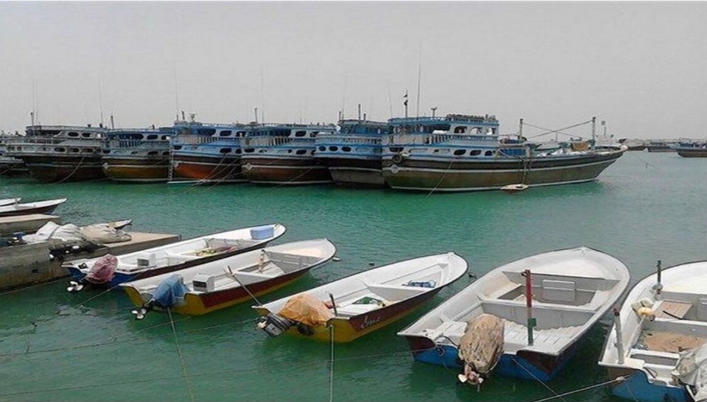 بلعیدن بنزین بوشهر توسط ۴۵۰۰ قایق غیرمجاز!