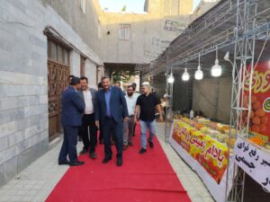 افتتاح نمایشگاه مبلمان، لوستر و سوغات در کمیجان
